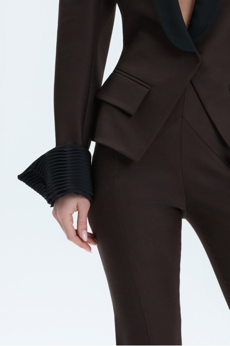 LAILA BLAZER